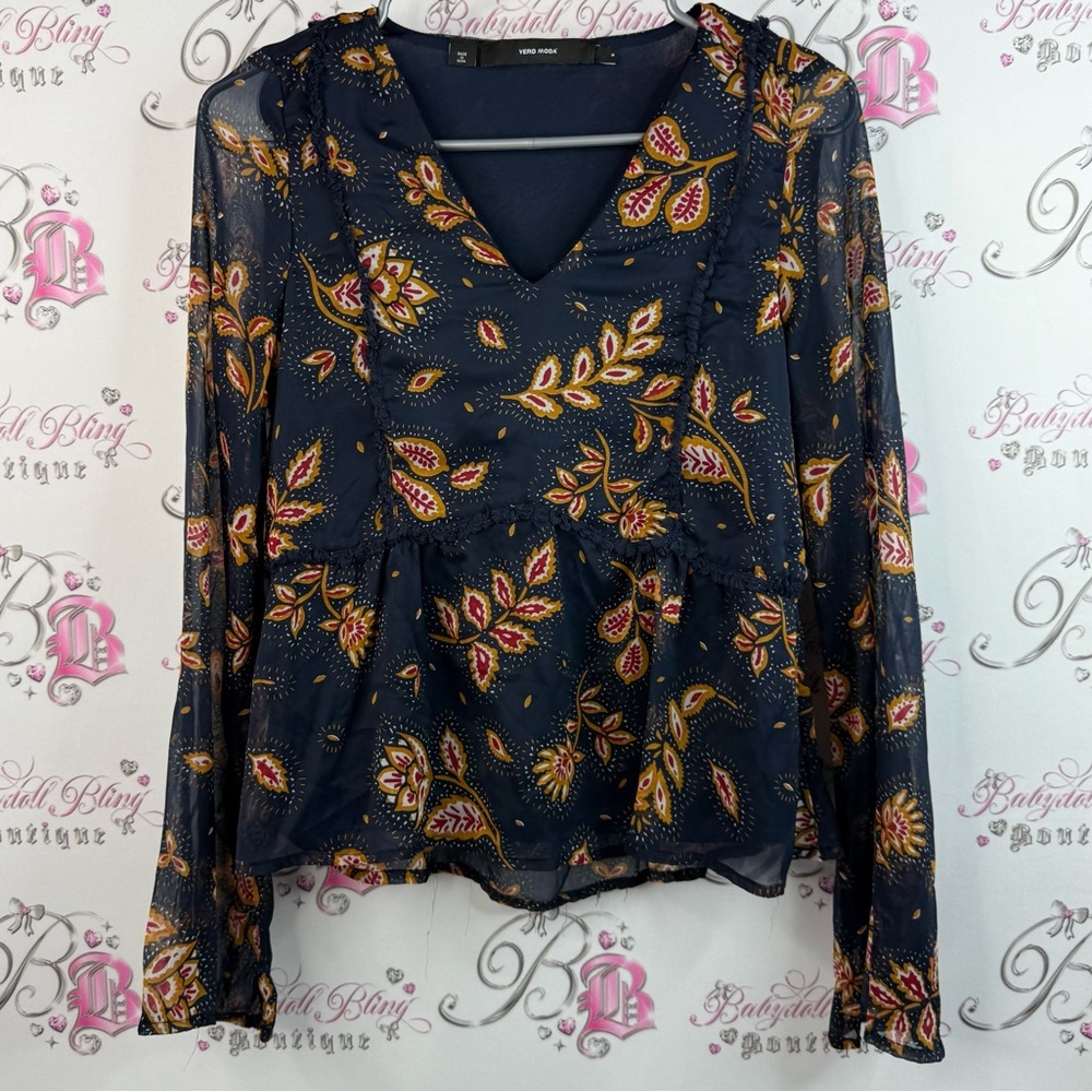 Vero Moda long sleeve shirt, V-neck, flowers, Navy and Gold Floral Blouse